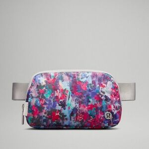 NEW LULULEMON EVERYWHERE BELT BAG FLOWER GLIDE MULTI/VAPOR